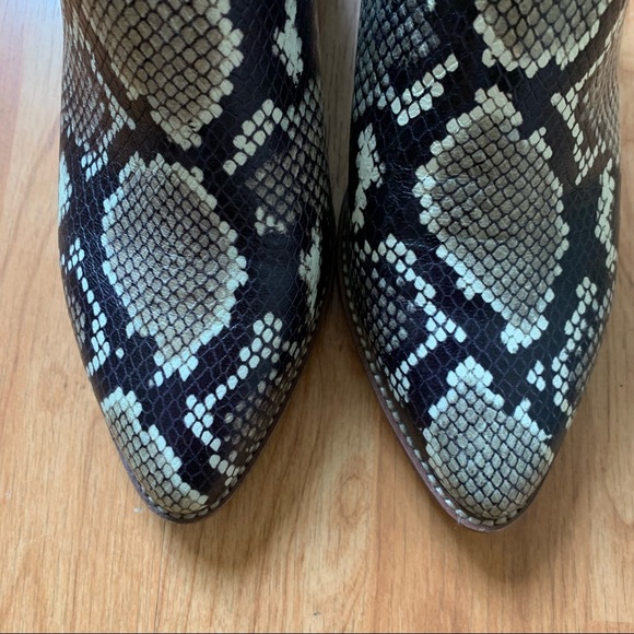 New Madewell Low Chelsea Boots in Snake Embossed Leather - Picture 6 of 10